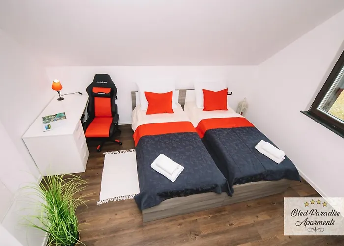 Prestigious And Stylish - Two Bedroom With Balcony Bled